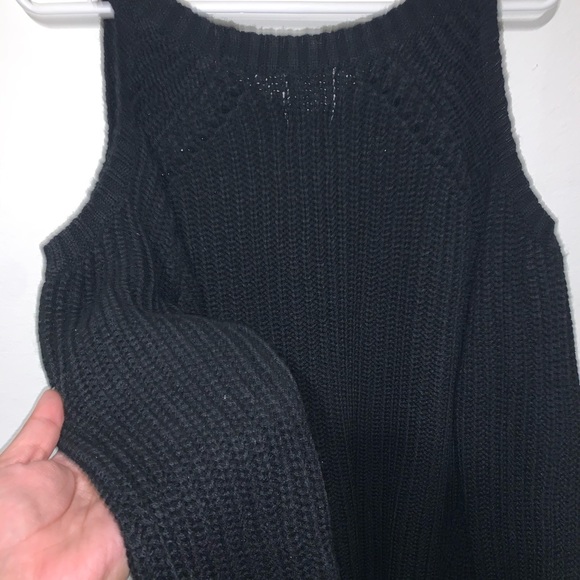 XL Macy’s Cold Shoulder Black Knit Sweater - Picture 4 of 4